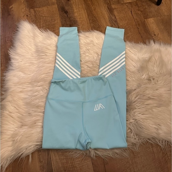 Elette Fit by Hello Molly | Blue Workout Set - Picture 9 of 12